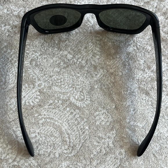 Brand New Ray-Ban Polarized Square Sunglasses Polished Black Frame Green Lens
